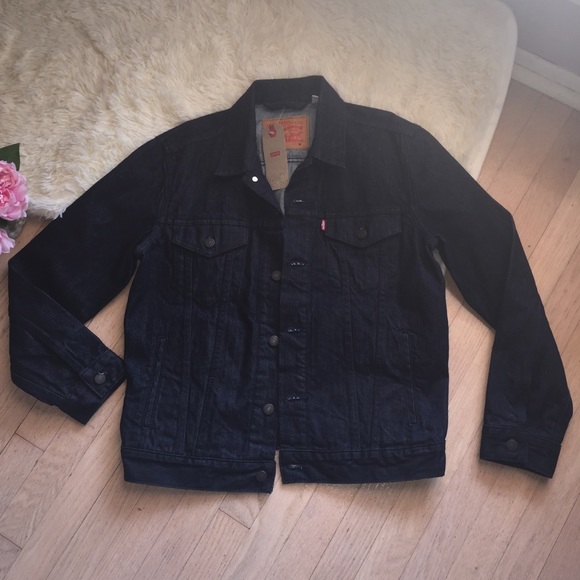 NEW Levi’s denim jean trucker jacket Levi